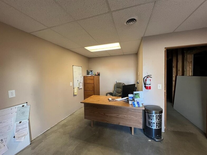 More Photos Of 700 Keogh Ct, Great Falls Light Distribution For Sale