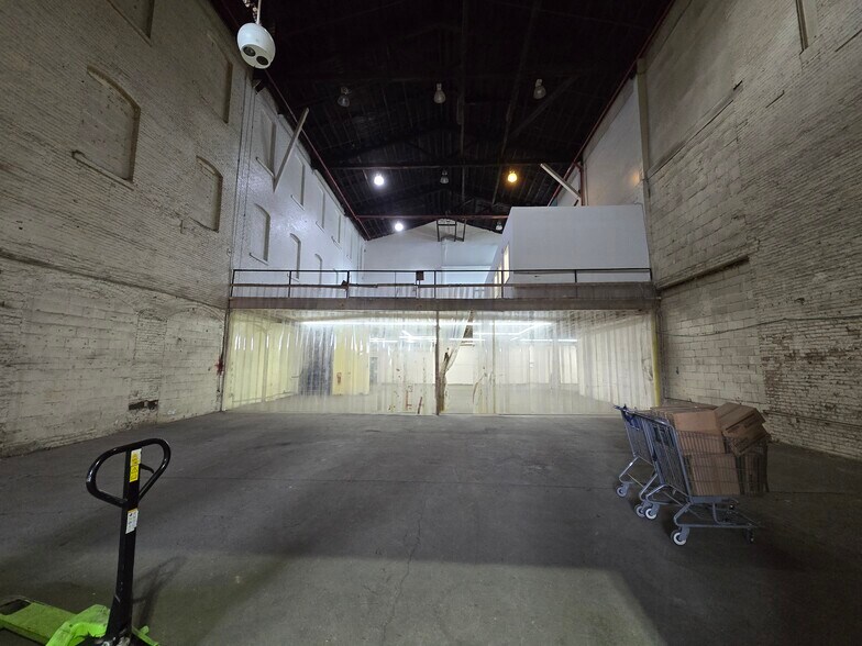 Primary Photo Of 43 9th St, Brooklyn Warehouse For Lease