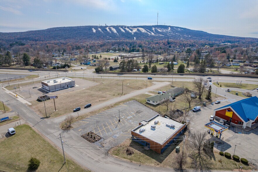 More Photos Of 227460 Shrike Ave, Wausau Freestanding For Sale