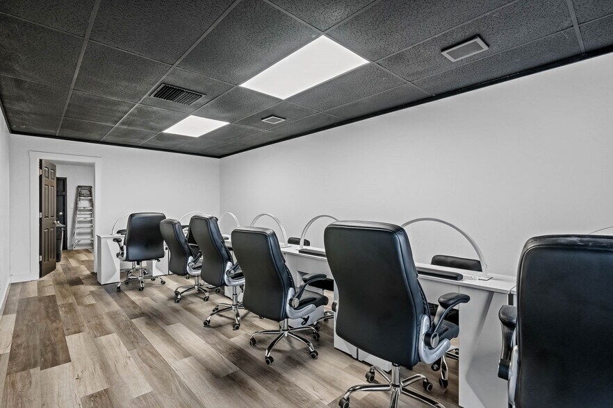 More Photos Of 1774 S Grant Ave, Springfield General Retail For Sale