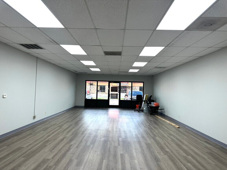 More Photos Of 288 - 308 N Cleveland St, Memphis Storefront For Lease