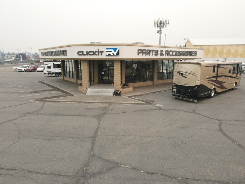 More Photos Of 3203 W Marie St, Pasco Auto Dealership For Sale