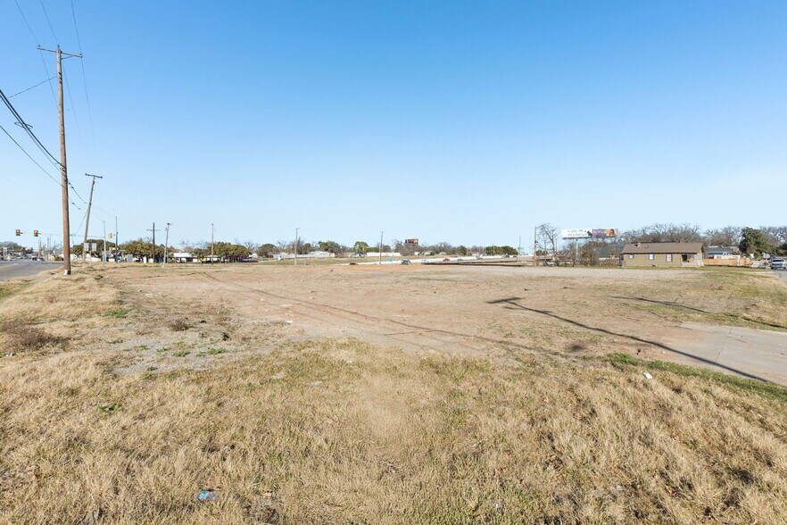 More Photos Of 2620 Airport fwy, Fort Worth Land For Sale