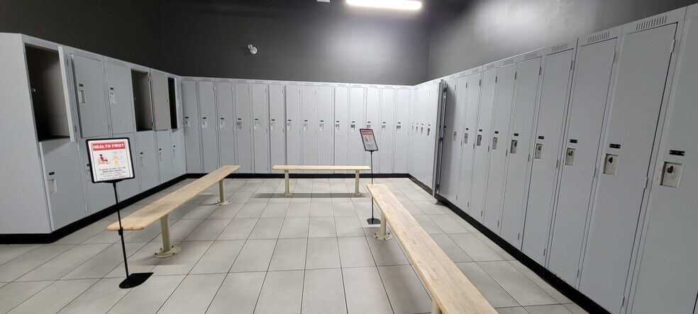 More Photos Of 190 Sharpe St E, Gravenhurst Freestanding For Lease