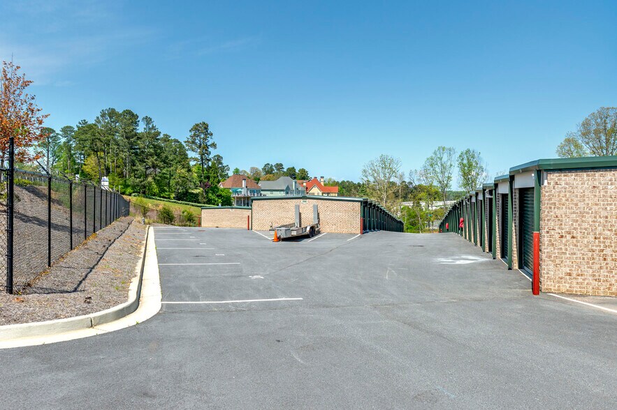 More Photos Of 6619 Lanier Islands Pky, Buford Self Storage For Sale