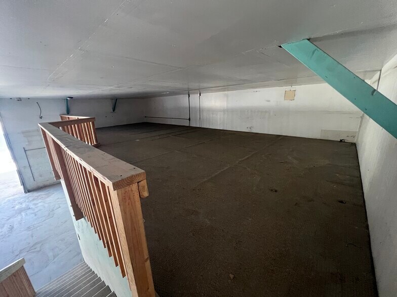 More Photos Of 954 E 100 N, Payson Distribution For Sale