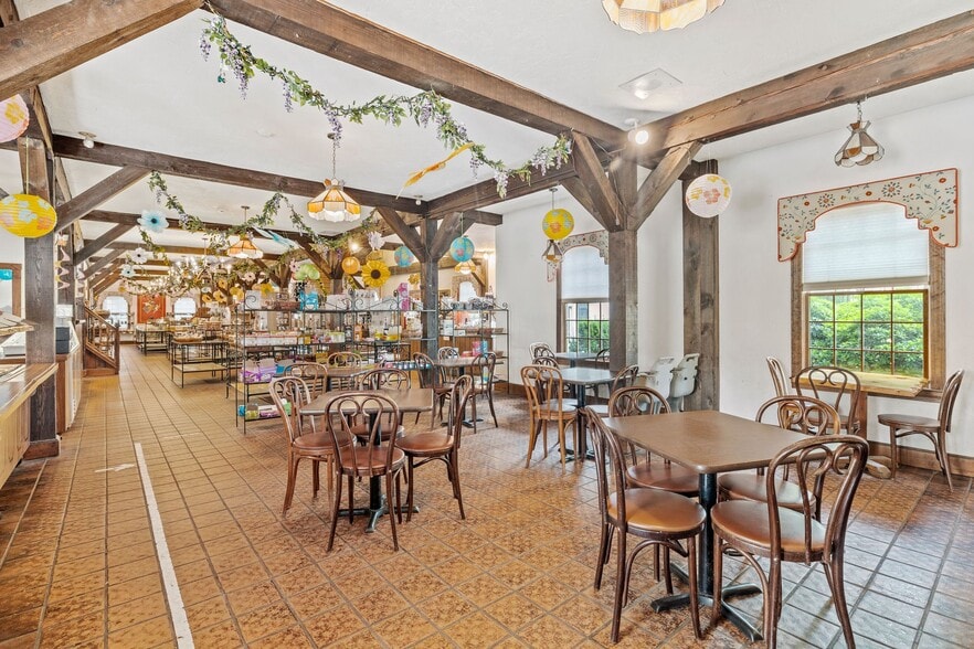 More Photos Of 47 Sugar Rd, Bolton Freestanding For Sale