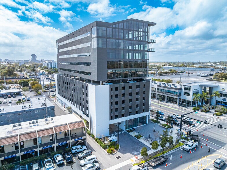 More Photos Of 800 N Federal Hwy, Hallandale Beach Office For Sale
