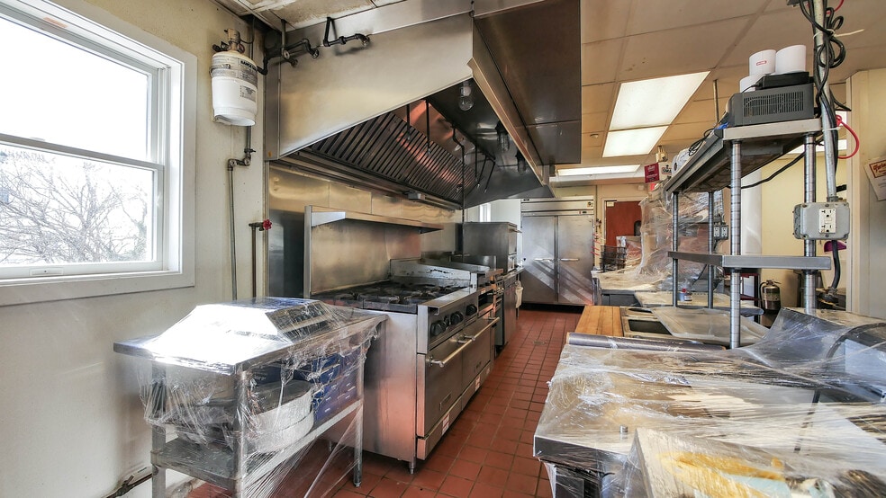 More Photos Of 236 S Bayview Dr, Strathmere Restaurant For Sale