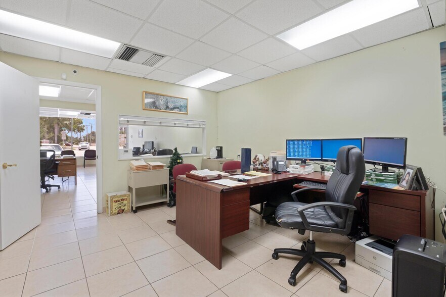 More Photos Of 6891 SW 40th St, Miami Storefront Retail Office For Sale