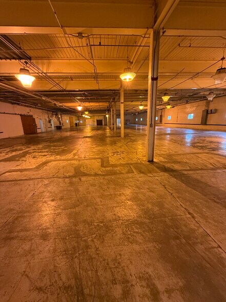 More Photos Of 422B N 3rd St, Albemarle Warehouse For Lease