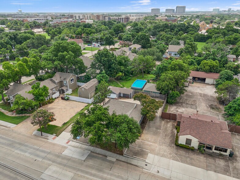 More Photos Of 810 18th St, Plano Office For Sale