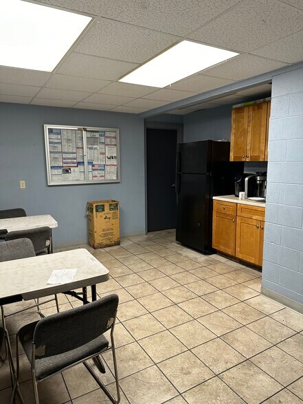More Photos Of 3455 3 Mile Rd NW, Grand Rapids Distribution For Sale