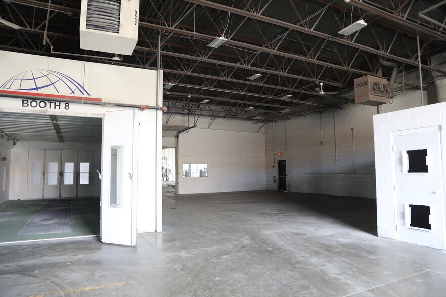 More Photos Of 2080 Harlem Ave, Riverside Auto Repair For Lease