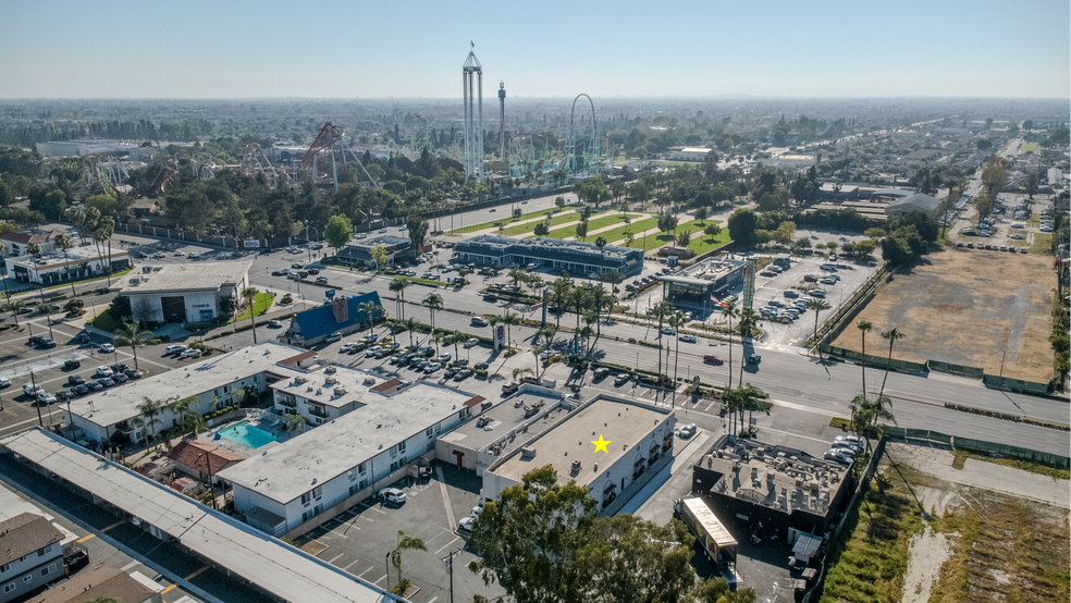 More Photos Of 7886 Beach Blvd, Buena Park Freestanding For Sale