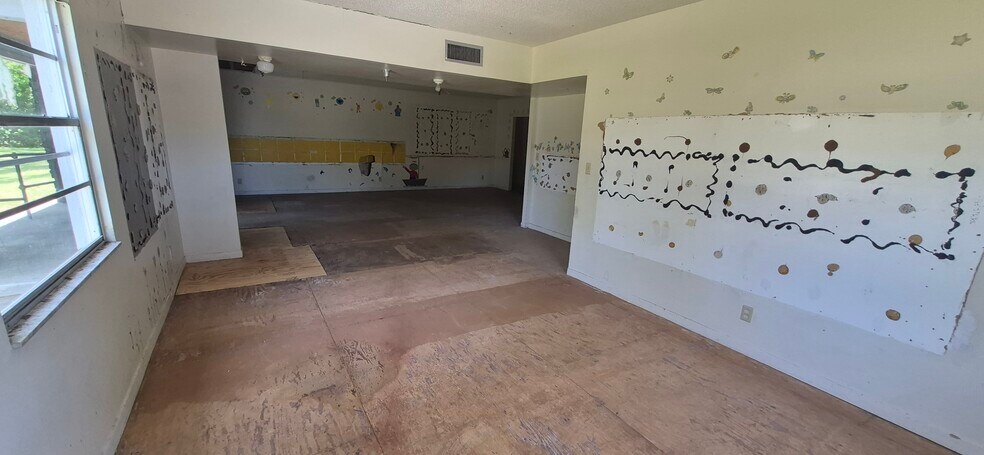 More Photos Of 7789 131st St, Seminole Office For Sale