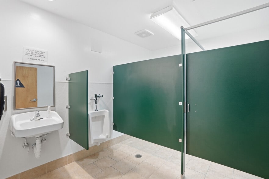 More Photos Of 203-205 W Central Ave, Lompoc Loft Creative Space For Sale