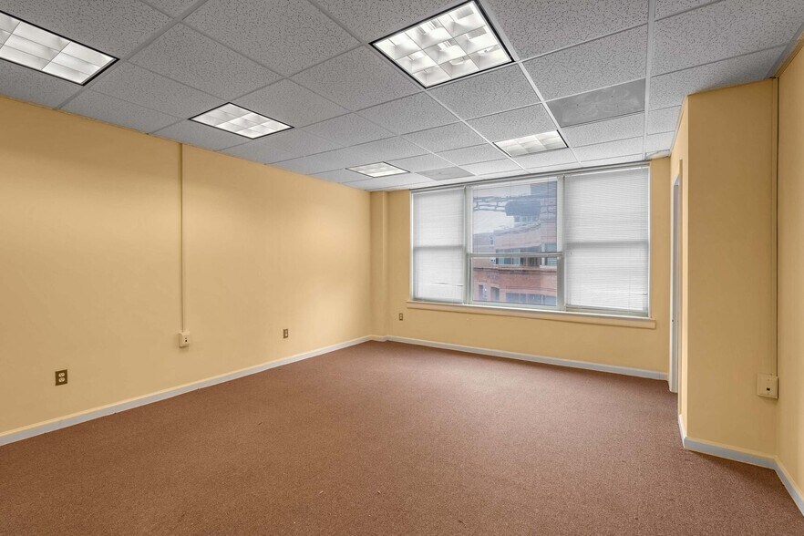 More Photos Of 1420 Prince St, Alexandria Office For Sale