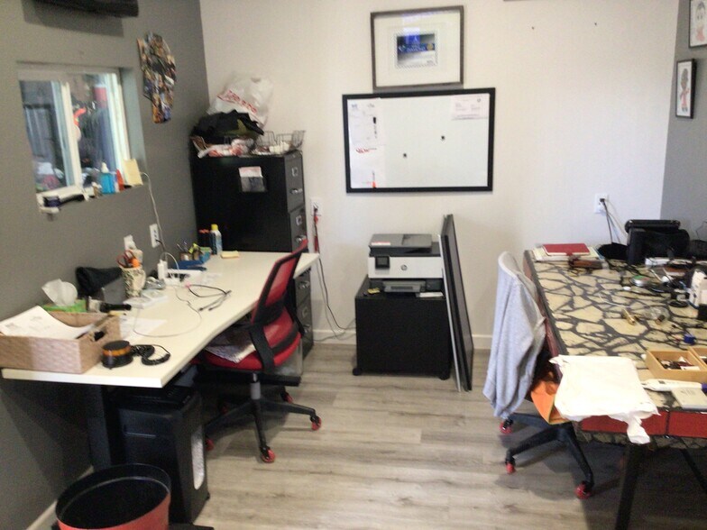 More Photos Of 1689 Production Cir, Jurupa Valley Service For Sale
