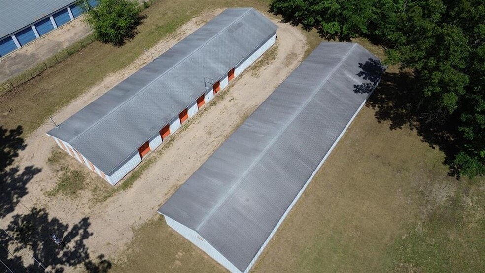 More Photos Of 307 S Bringold Ave, Lake Self Storage For Sale
