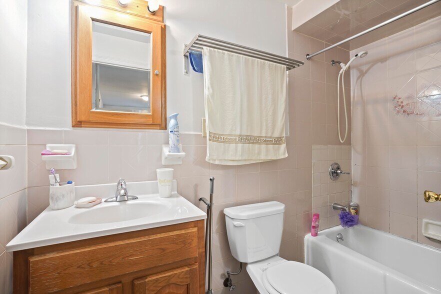 More Photos Of 6109 Catalpa Ave, Ridgewood Multifamily For Sale