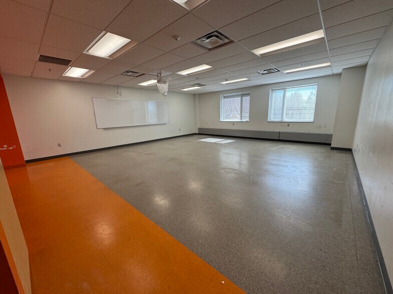 More Photos Of 1846 E 64th Ave, Anchorage Specialty For Sale