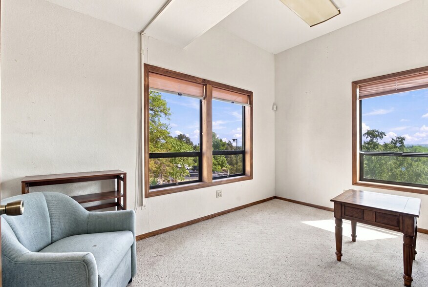 More Photos Of 5000 Bechelli Ln, Redding Office For Sale