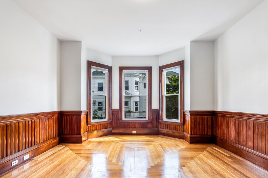 More Photos Of 180 Jackson St, Lawrence Office For Lease