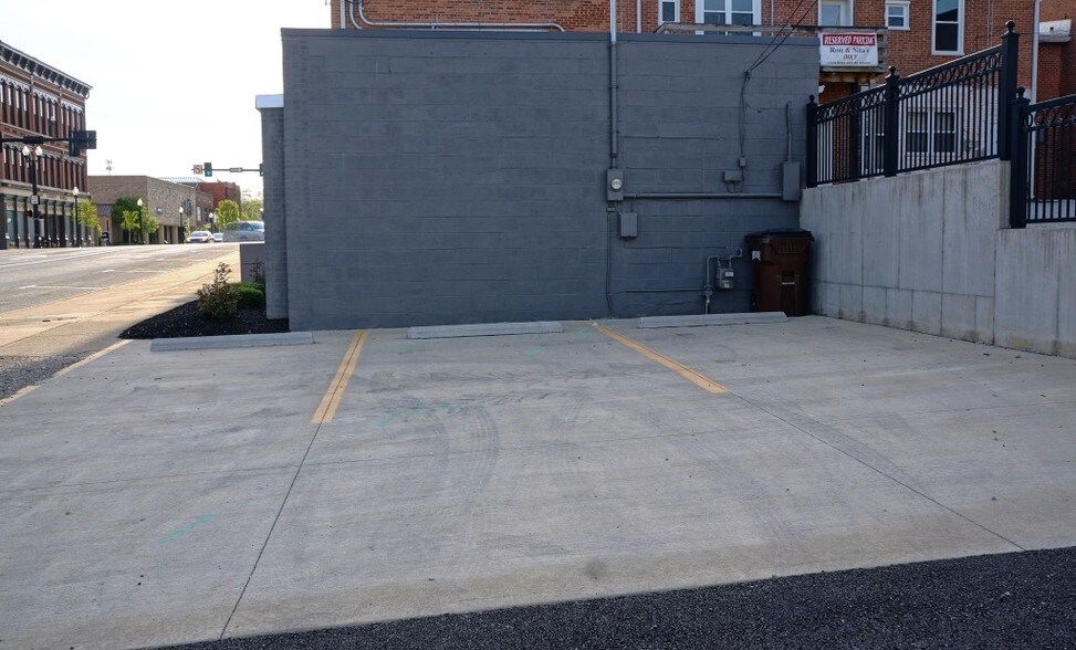 More Photos Of 212 E Court St, Sidney Office For Sale