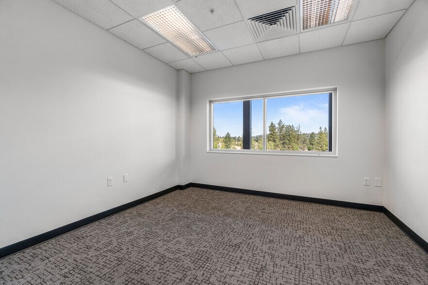 More Photos Of 1777 SW Chandler Ave, Bend Office For Lease