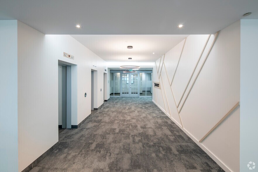 More Photos Of 5500 N Service Rd, Burlington Office For Lease