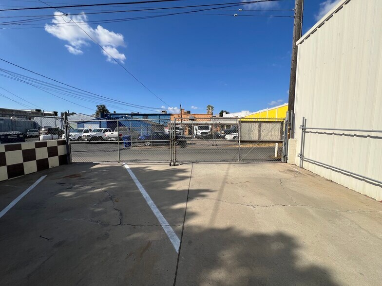 More Photos Of 729 D St, Ramona Auto Repair For Sale