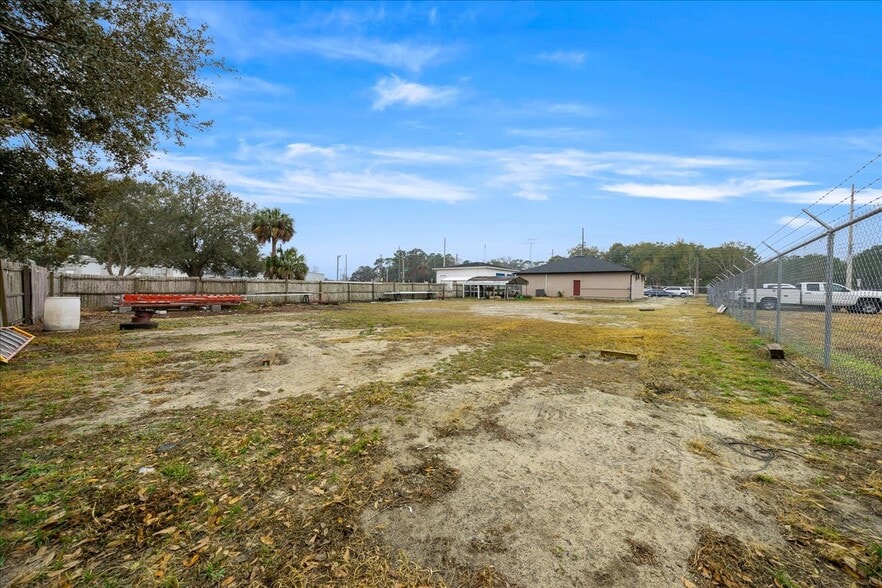 More Photos Of 2733 SE 58th Ave, Ocala Freestanding For Lease