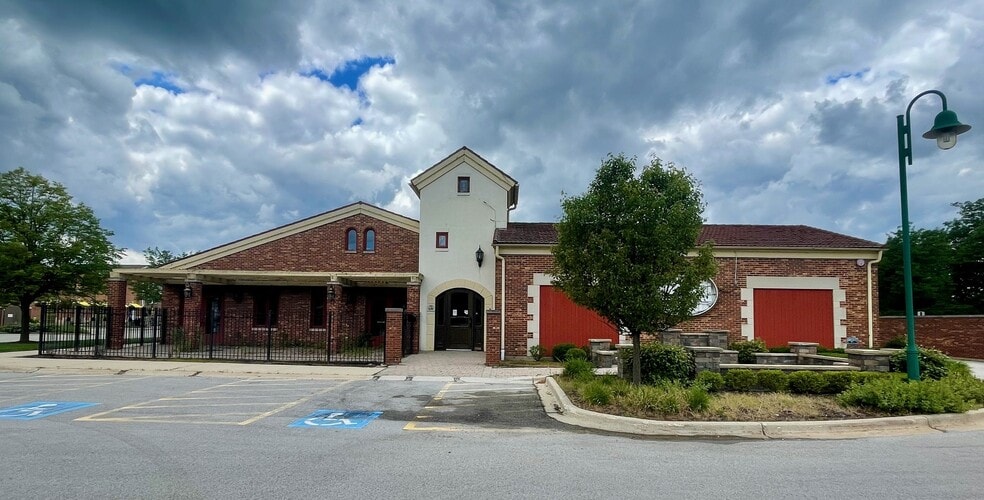 More Photos Of 6310 Route 53, Woodridge Restaurant For Lease