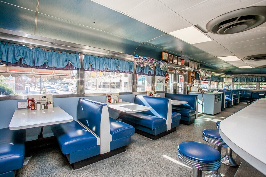 More Photos Of 6053 Ridge Ave, Philadelphia Restaurant For Sale