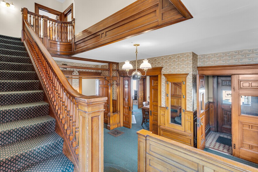 More Photos Of 601 S Jackson St, Jackson Office For Sale