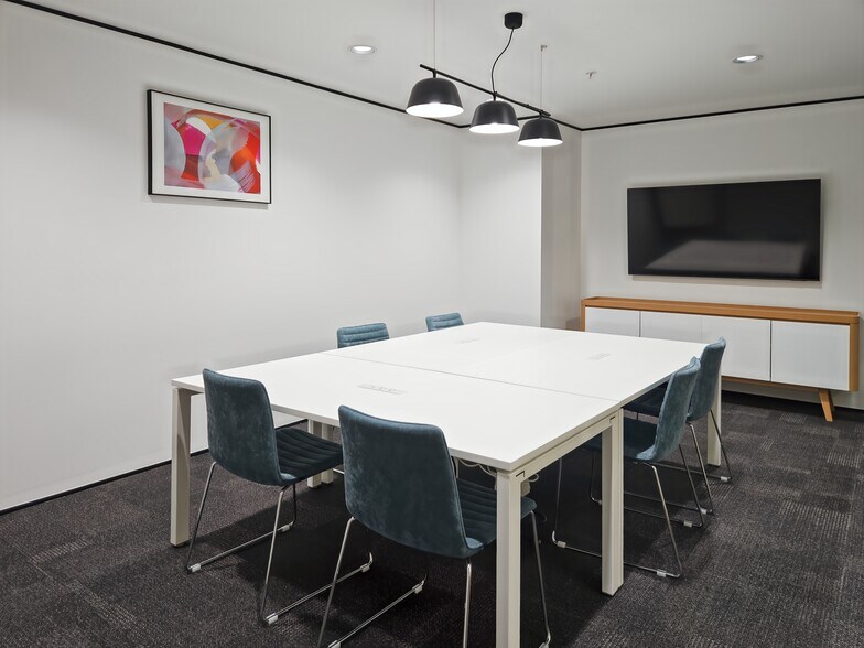 More Photos Of 2435 NW Kline St, Roseburg Coworking Space