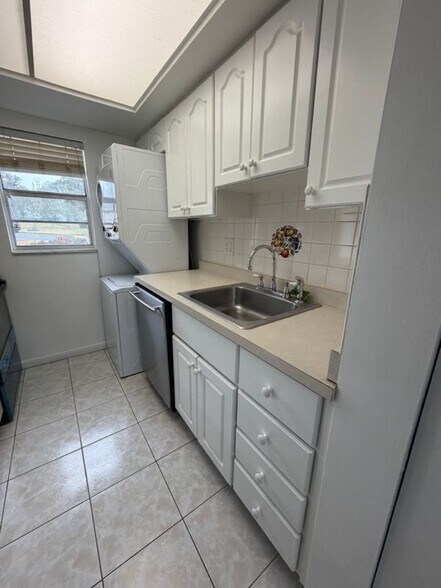 More Photos Of 2419 SE 16th Ave, Ocala Multifamily For Sale