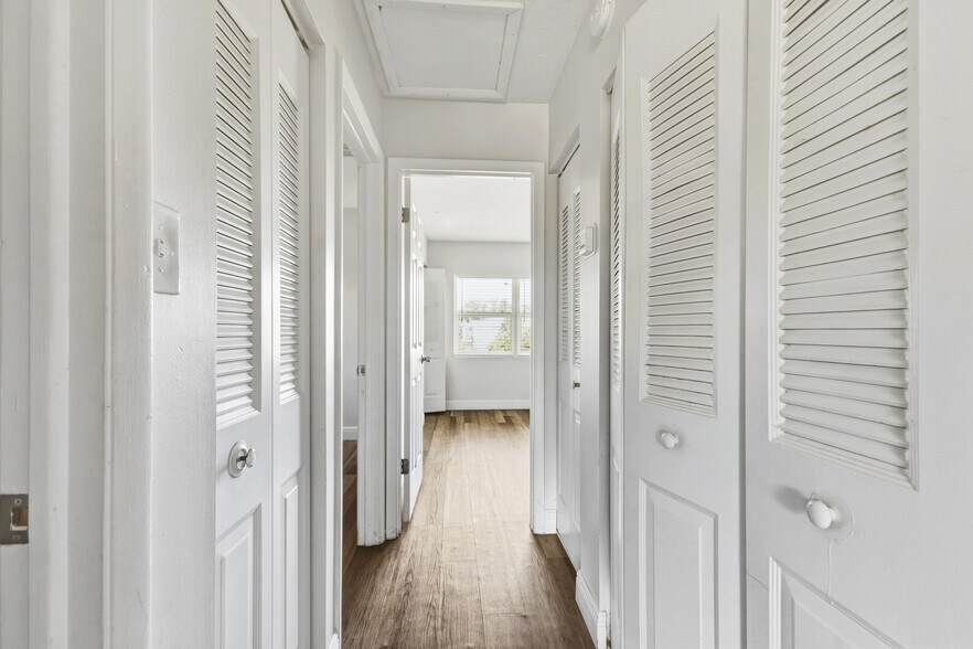 More Photos Of 8412-8420 N Lois Ave, Tampa Apartments For Sale