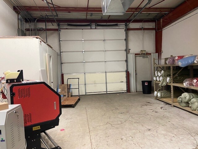 More Photos Of 162 Industrial Park Dr, Hollister General Retail For Lease