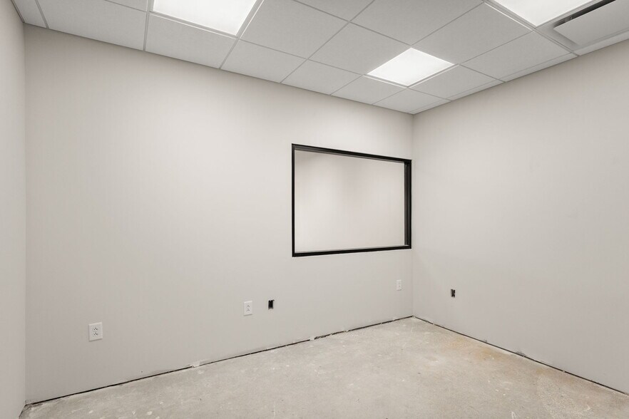 More Photos Of 1803 Associates Ln, Charlotte Showroom For Lease