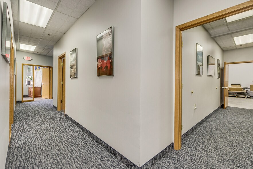 More Photos Of 10220 73rd Ave S, Maple Grove Flex For Lease