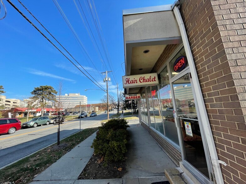 More Photos Of 168 Rollins Ave, Rockville General Retail For Sale