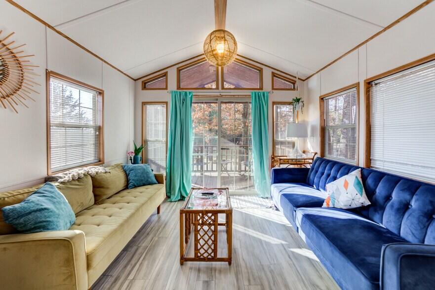 More Photos Of 446724 E 390 Rd, Langley Hotel For Sale