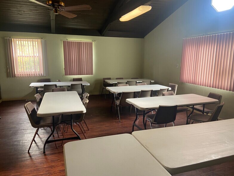 More Photos Of 1570 Chambers Rd, Dellwood Religious Facility For Lease