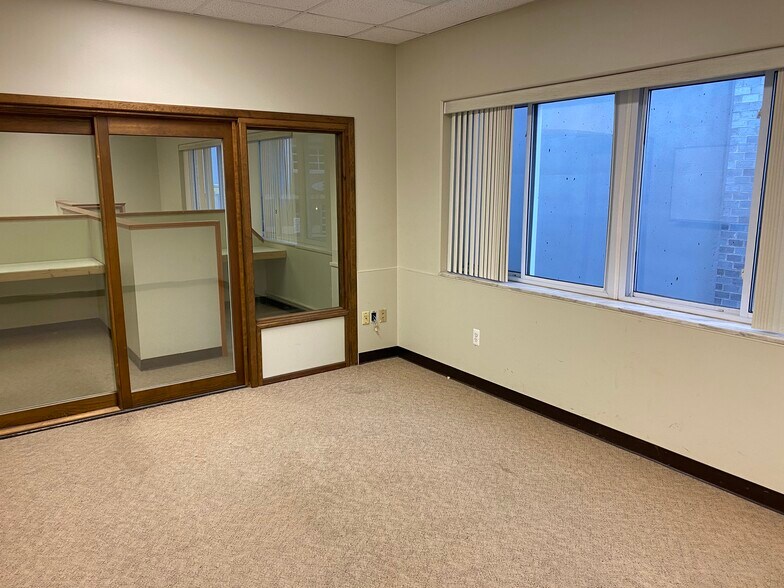 More Photos Of 231 Mac Ave, East Lansing Storefront Retail Office For Lease