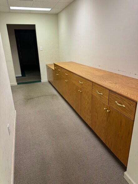 More Photos Of 103 Industrial Park Dr, Perry Distribution For Lease