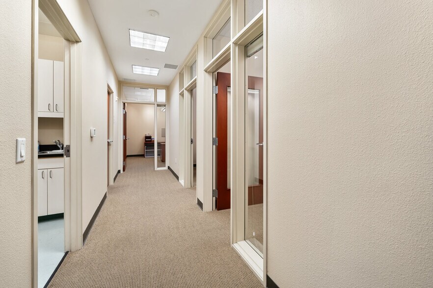 More Photos Of 102 S Vine St, Paso Robles Office For Lease