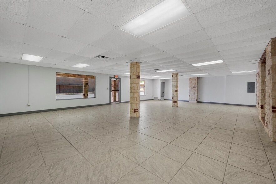 More Photos Of 521 N 18th St, Waco Office Residential For Sale