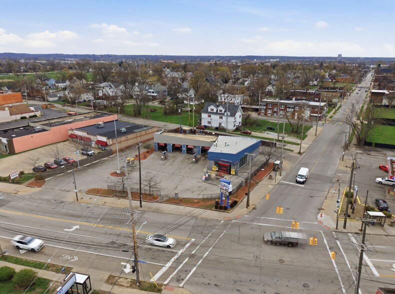 More Photos Of 15610 Lake Shore Blvd, Cleveland General Retail For Sale